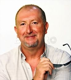 Carmelo Fernández Foto Carmelo Fernández Millán. Profesor en el CEIP “Anselmo Pardo”: "Me faltarían páginas para escribir todo lo que allí aprendí, compartí, sentí, … viví"