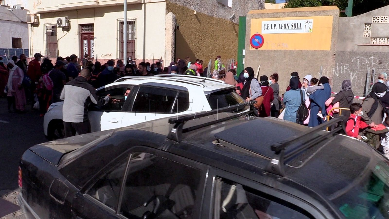 Colegio León Solá Madres y padres del colegio León Solá de Melilla piden presencia policial para regular el tráfico