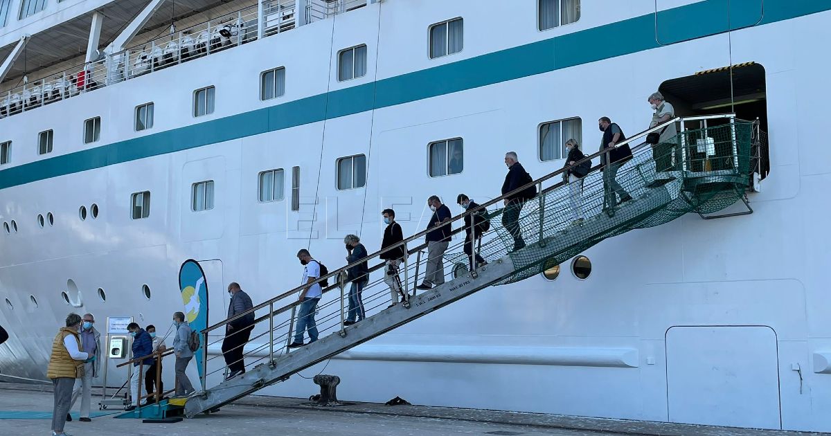 Tirón de orejas de Delgado Aboy a quienes critican a los cruceristas
