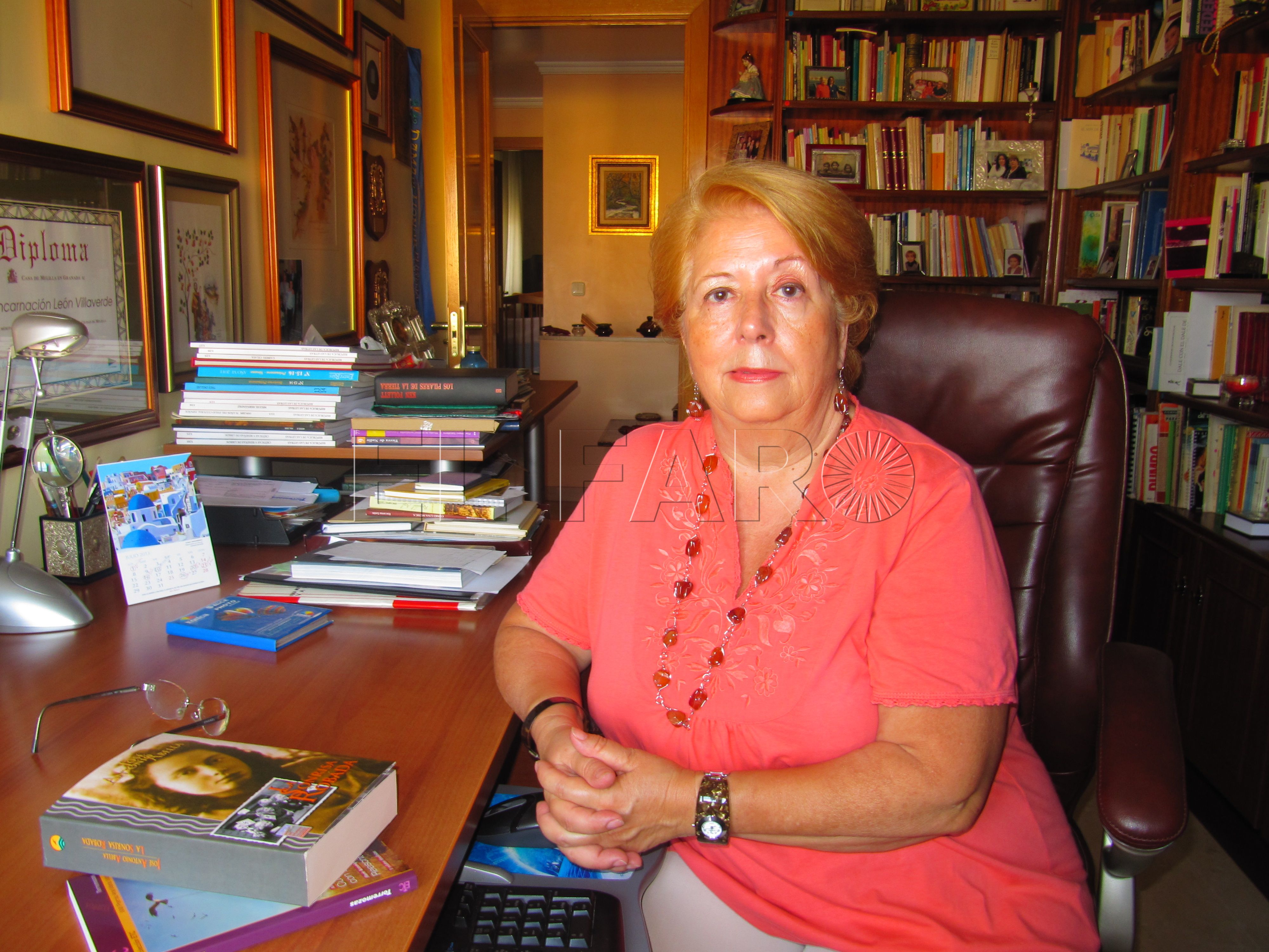 Encarna León . Melilla 2014 Encarna León. Maestra en La Normal de Magisterio 1958: “Con 17 años ya tenía mi título de Maestra de Primera Enseñanza”