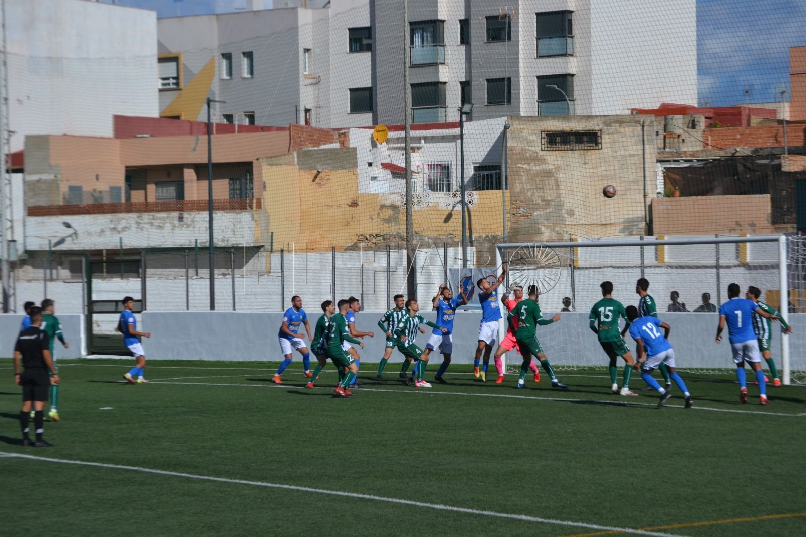 IMG 20211127 WA0031 Un inocente Intergym Melilla cae en casa
