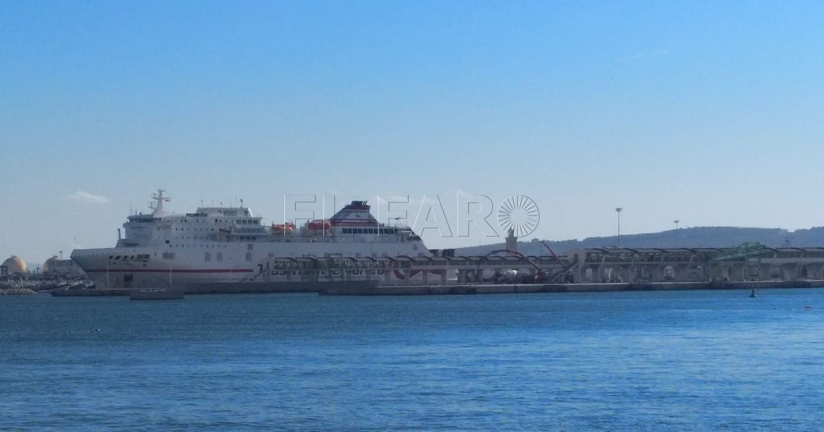 Puerto de Beni Enzar portada La Guardia Civil de Melilla no tiene constancia de ninguna detención en Marruecos relacionada con la pesca