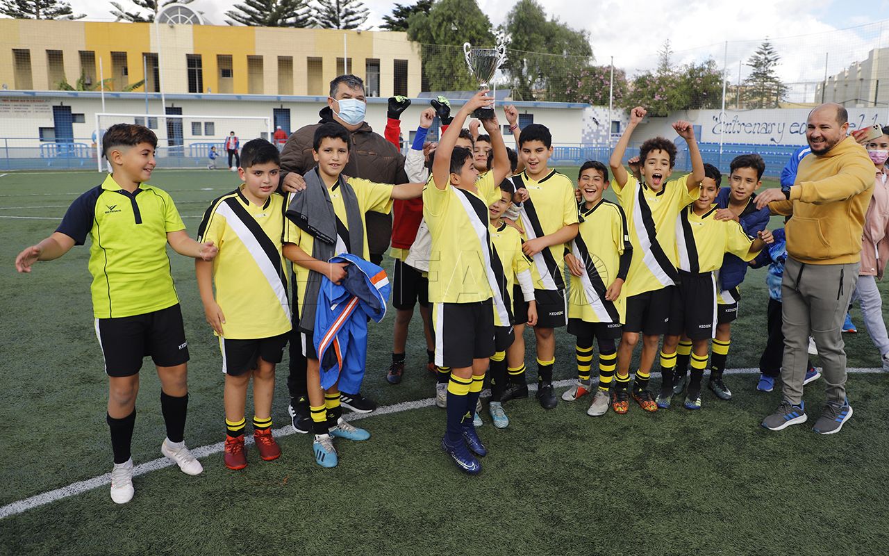 WEB MG 1653 Peña Real Madrid y CF Rusadir, campeones de Copa Alevín de Fútbol 8
