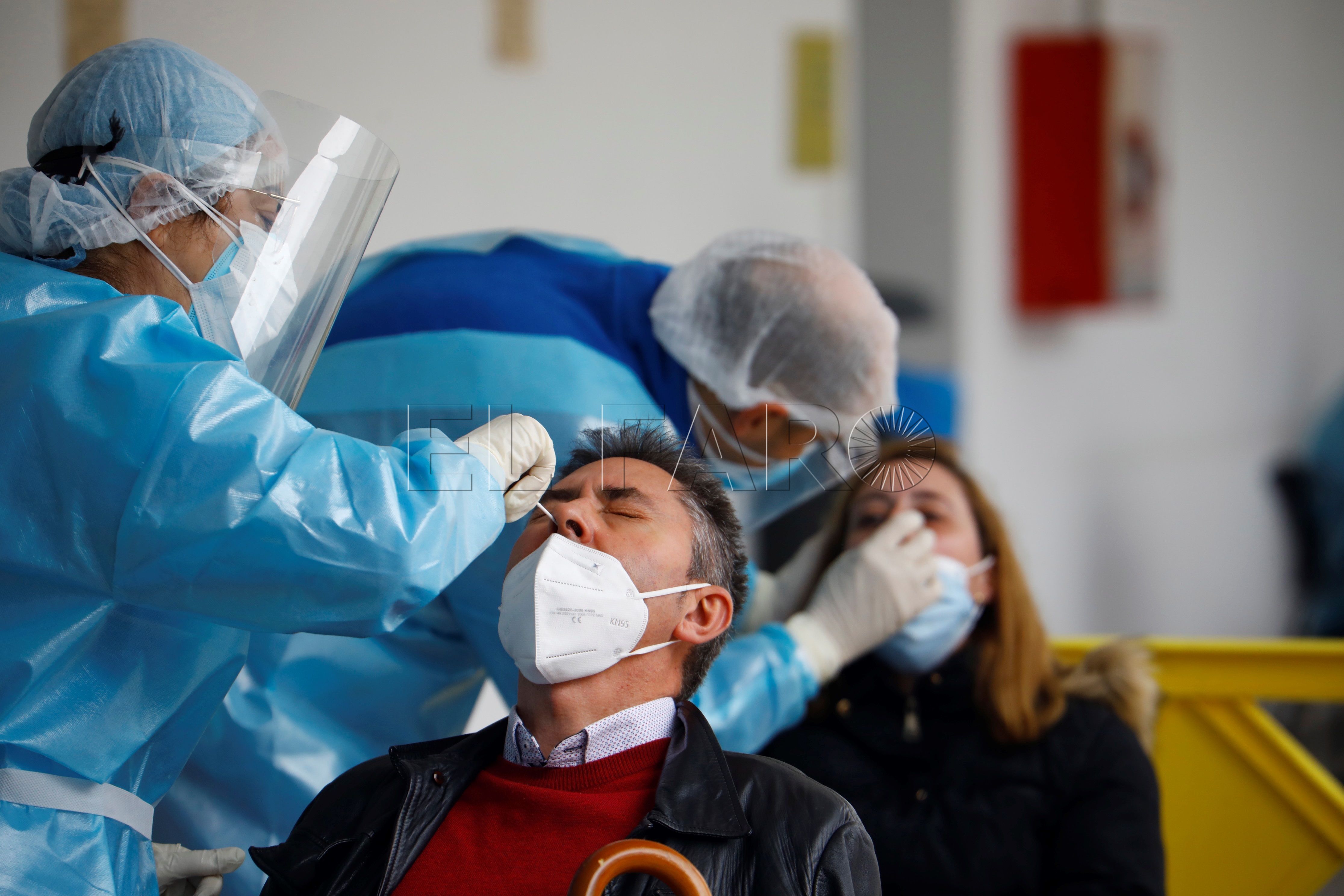 Melilla pasa de dos ingresos hospitalarios por covid a cinco en una jornada