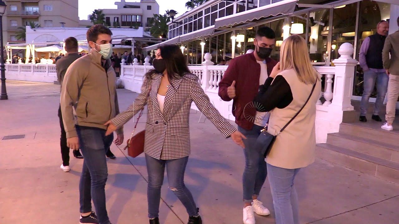 los melillenses llegan al fin de semana con ganas de bailar aunque sea con mascarilla Los melillenses llegan al fin de semana con ganas de bailar, aunque sea con mascarilla