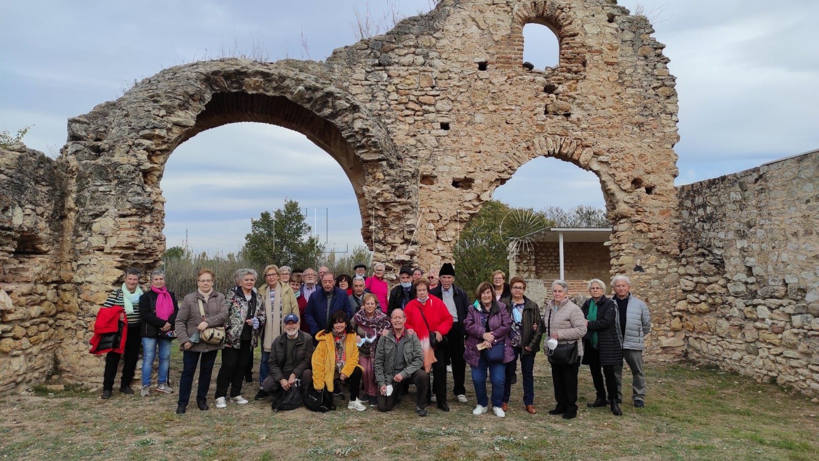 La Casa de Melilla en Barcelona visita un monumento romano cerca de Tarragona
