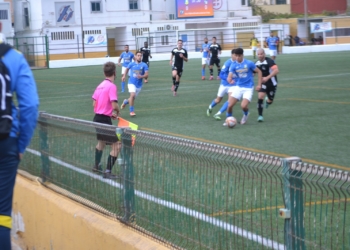 Los melillenses estuvieron cerca de remontar y ganar su primer partido .