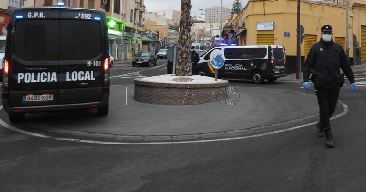 Golpe a las viviendas ilegales en Melilla: la Policía identifica a 43 personas en 8 casas