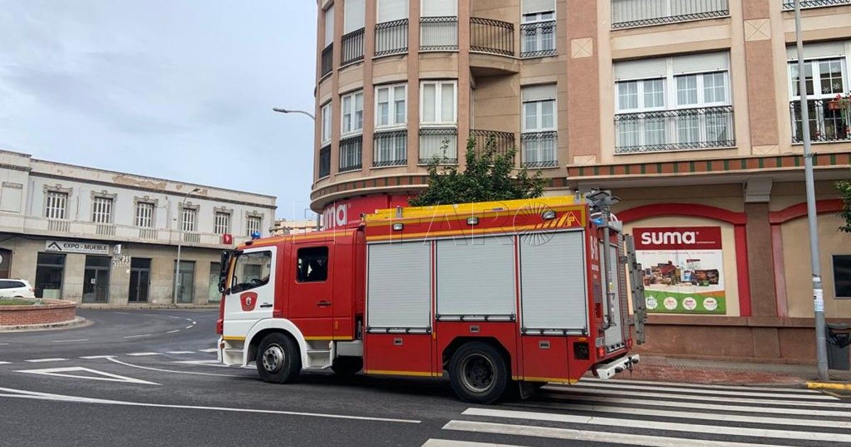 Bomberos Arde un coche cerca de Batería Jota