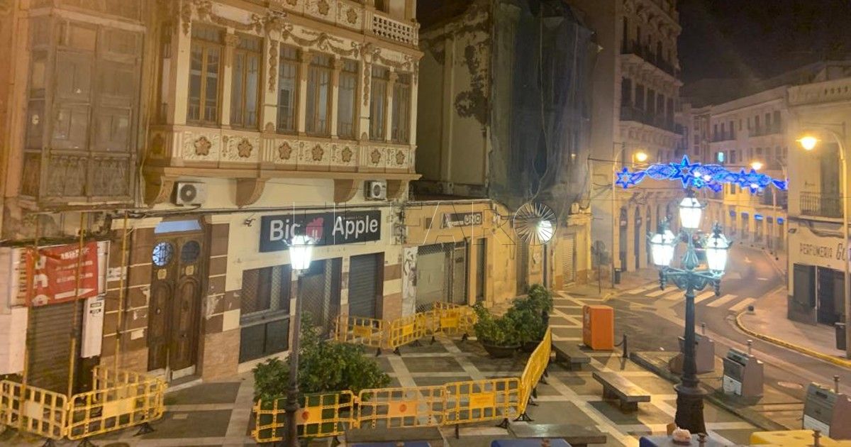Cerrado Al menos 20 locales cerrados en Ejército Español y 13 en la Avenida