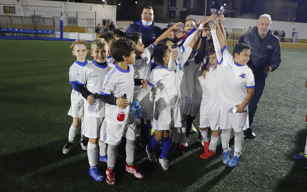 WEB MG 1704 Hermandad Melillense y CD Melistar se llevan a sus vitrinas la Copa Federación en Segunda benjamín y Tercera alevín