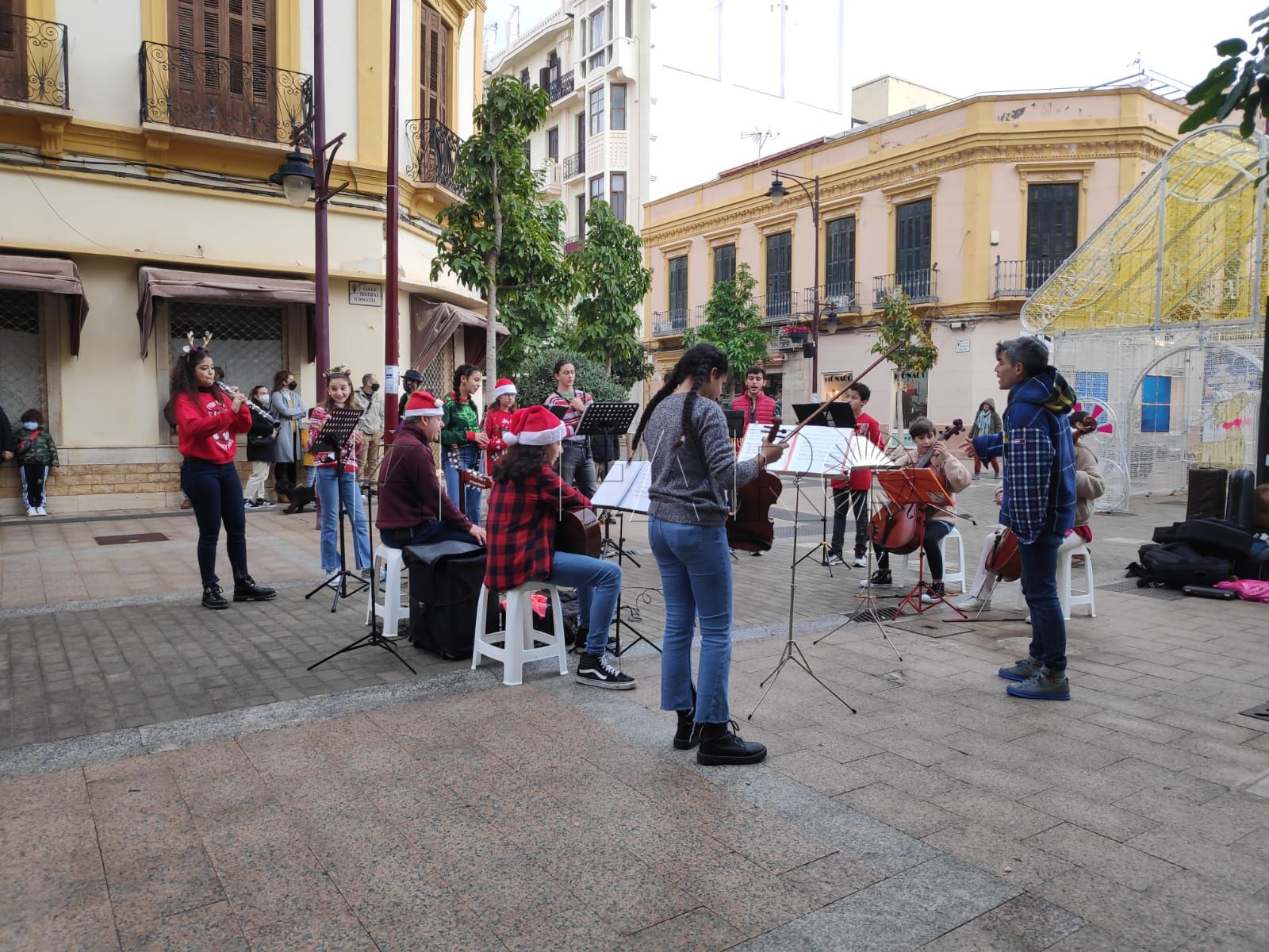 WhatsApp Image 2021 12 18 at 11.46.42 El ambiente navideño llega al centro de la mano de la Camerata Melillense