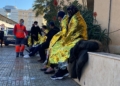 patera escollera melilla noviembre 3 Llegan 16 personas en una embarcación neumática a la escollera del Puerto de Melilla
