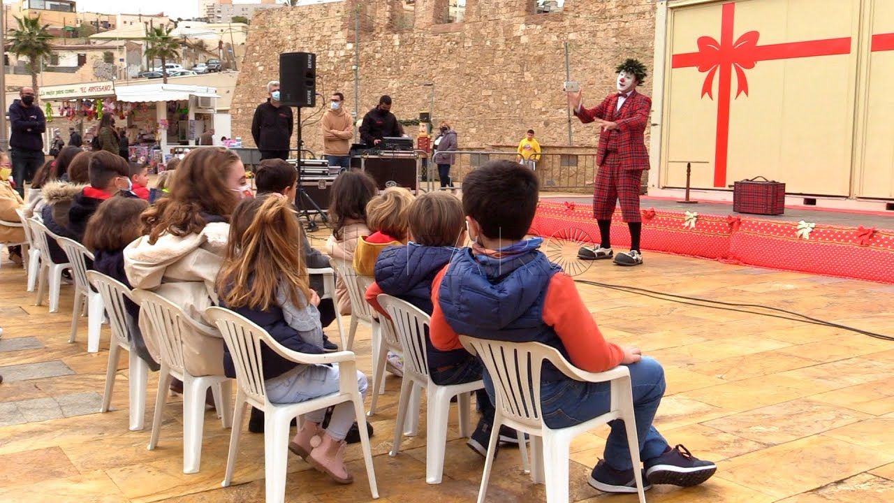 sarapin y los ninos de melilla aprenden a hacer magia en la plaza de las culturas Sarapín y los niños de Melilla aprenden a hacer magia en la plaza de las Culturas