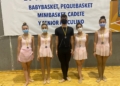 senior esc El Festival de Navidad cierra un año difícil en la gimnasia