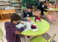 taller marionetas biblioteca 10 Marionetas navideñas en la Biblioteca, un momento de creatividad para los peques