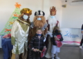 25D 18 Los Reyes Magos visitan la Escuela de la Federación Melillense de Fútbol