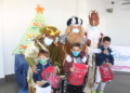 25D 6 1 Los Reyes Magos visitan la Escuela de la Federación Melillense de Fútbol