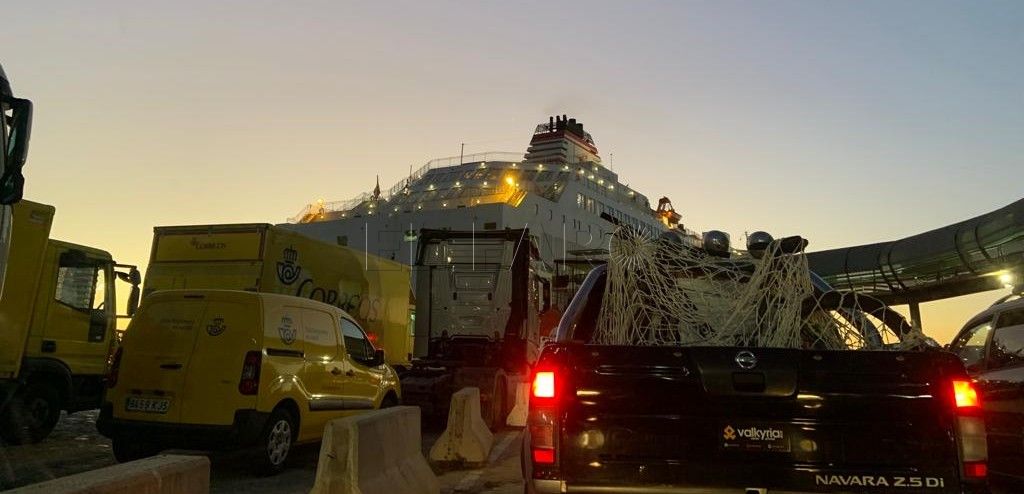 Barco Marruecos reanuda el transporte marítimo de pasajeros con España