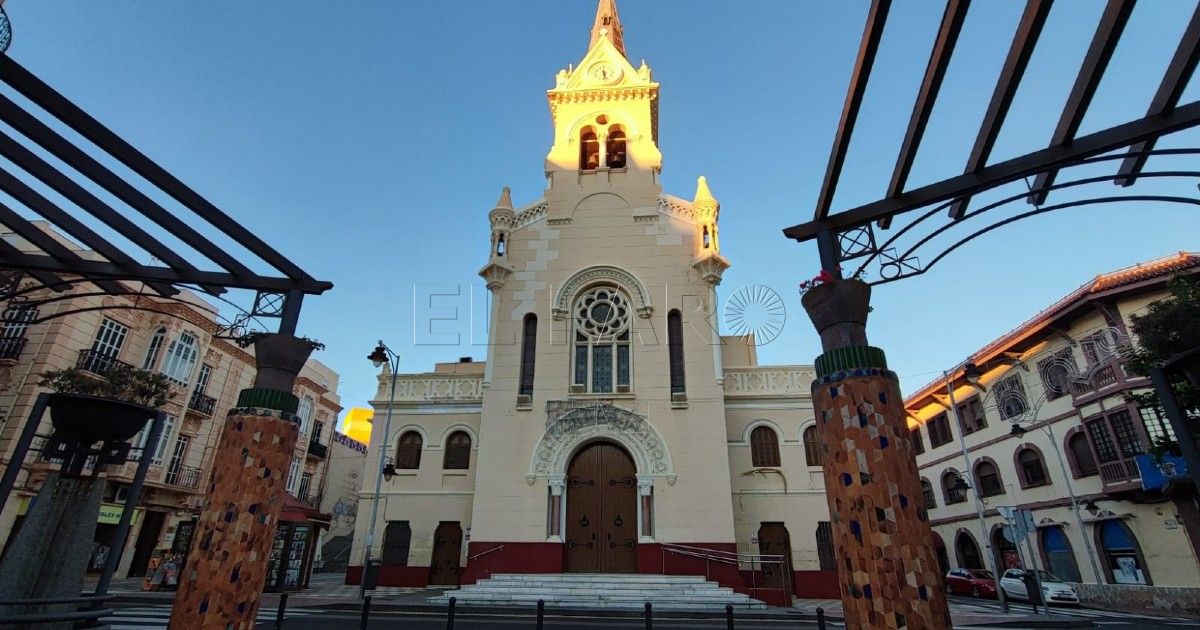 Iglesia del Sagrado Corazón Salud Pública permite en Melilla el 100% de aforo en lugares de culto, funerarias y teatros