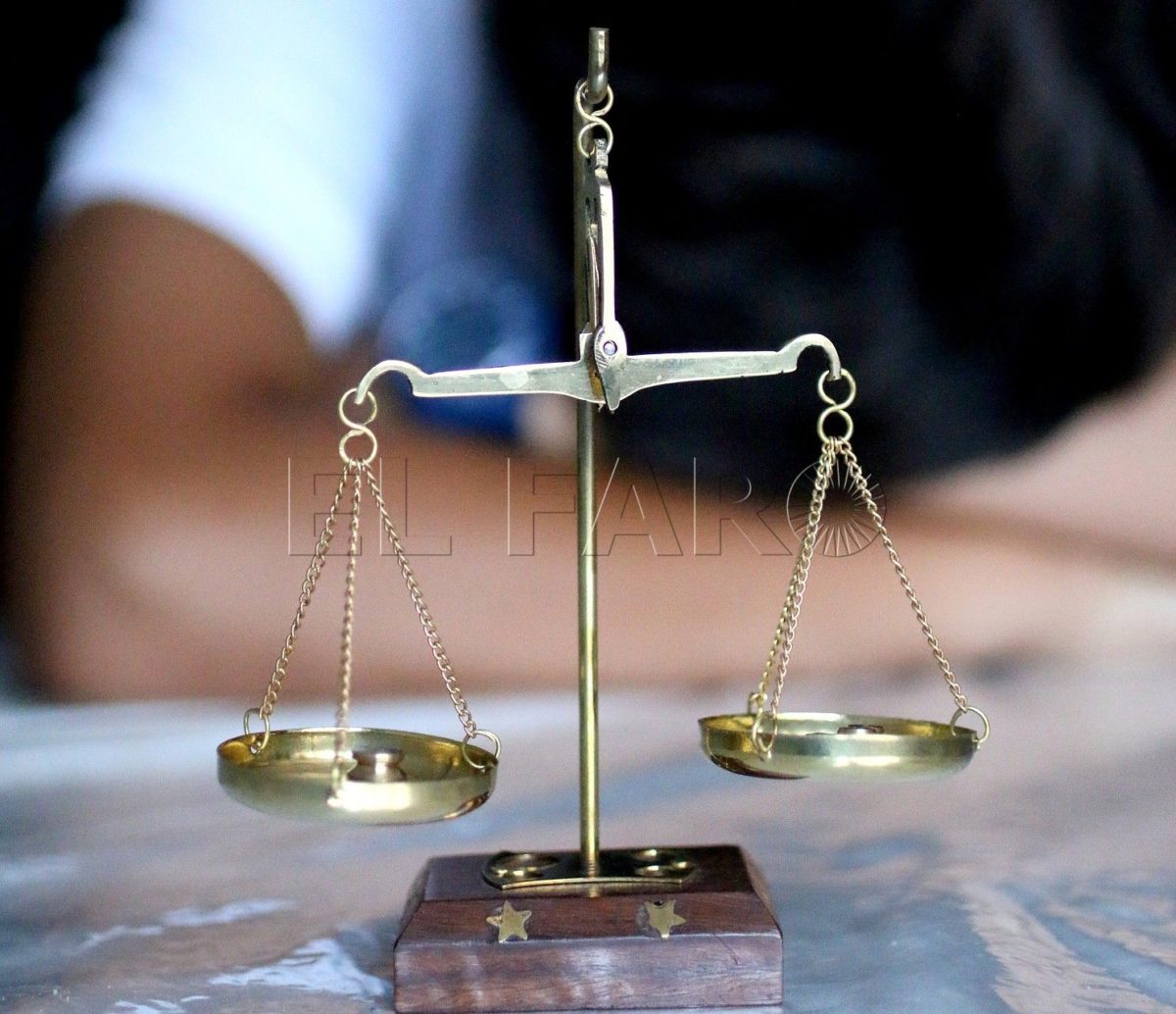 Justica e1681983970966 Anuncia demanda civil contra los alumnos que compartieron fotos suyas besando a una mujer