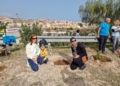 Plantacion 01 Guelaya planta árboles autóctonos en el campus de Melilla