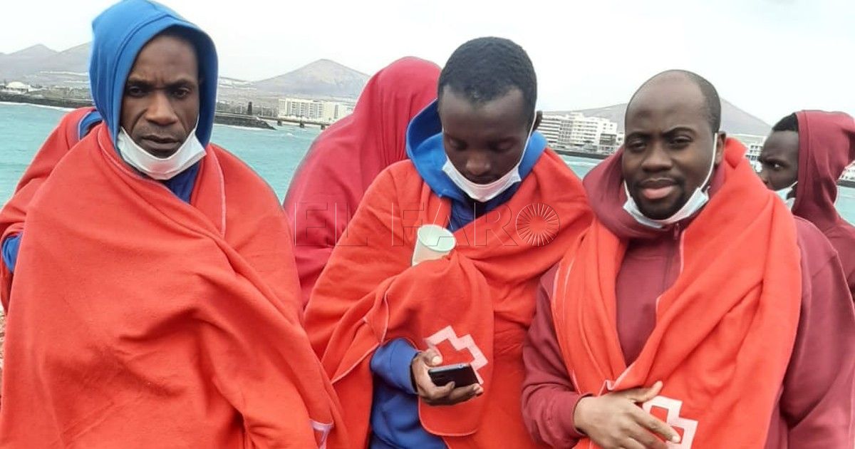 Velez Los inmigrantes expulsados de Vélez de la Gomera llegan a Lanzarote