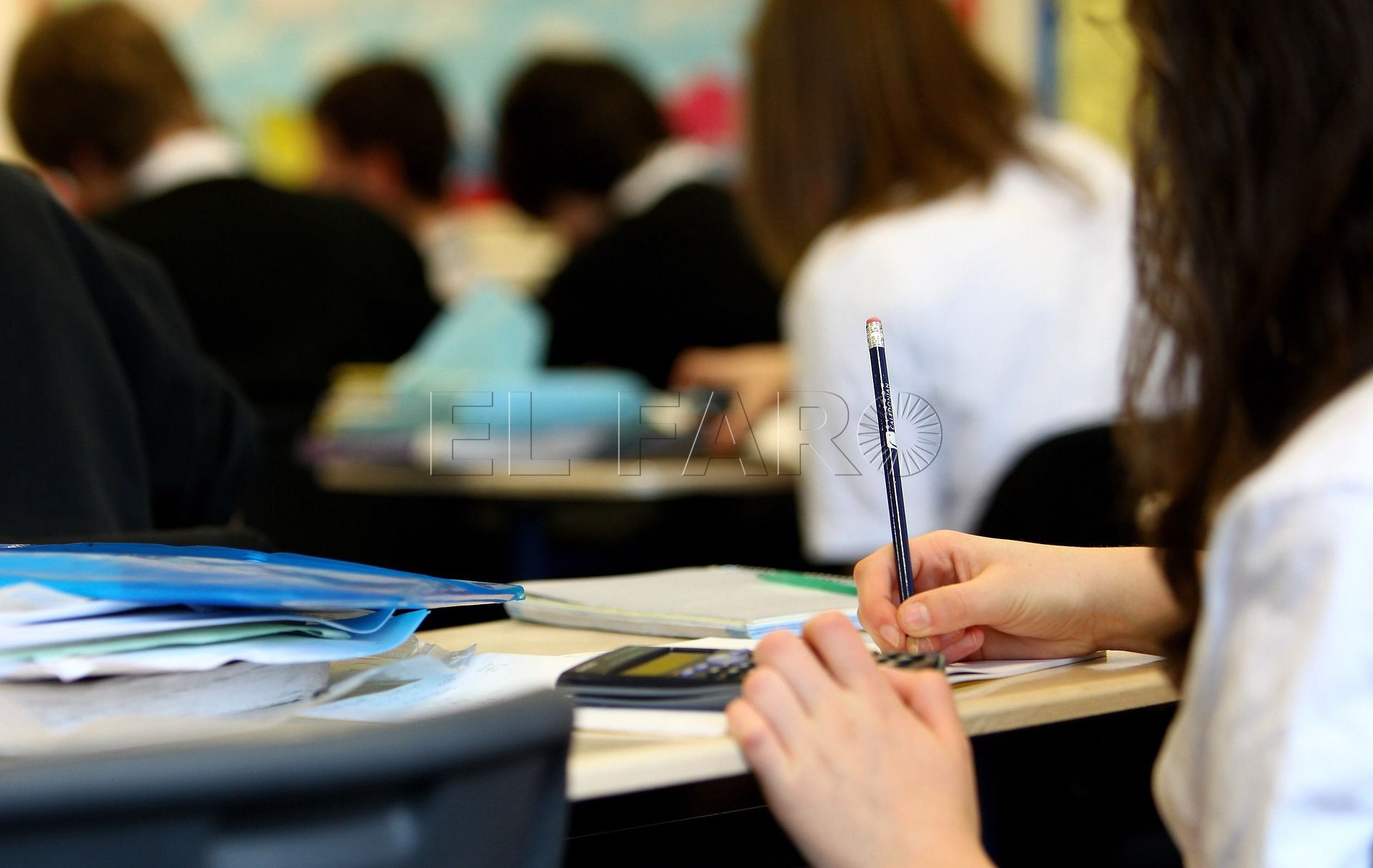 education gc1dfd14ac 1920 SATE-STEs saca los colores a Educación: en Melilla hay 33 alumnos por aula en la ESO, por encima del máximo legal permitido