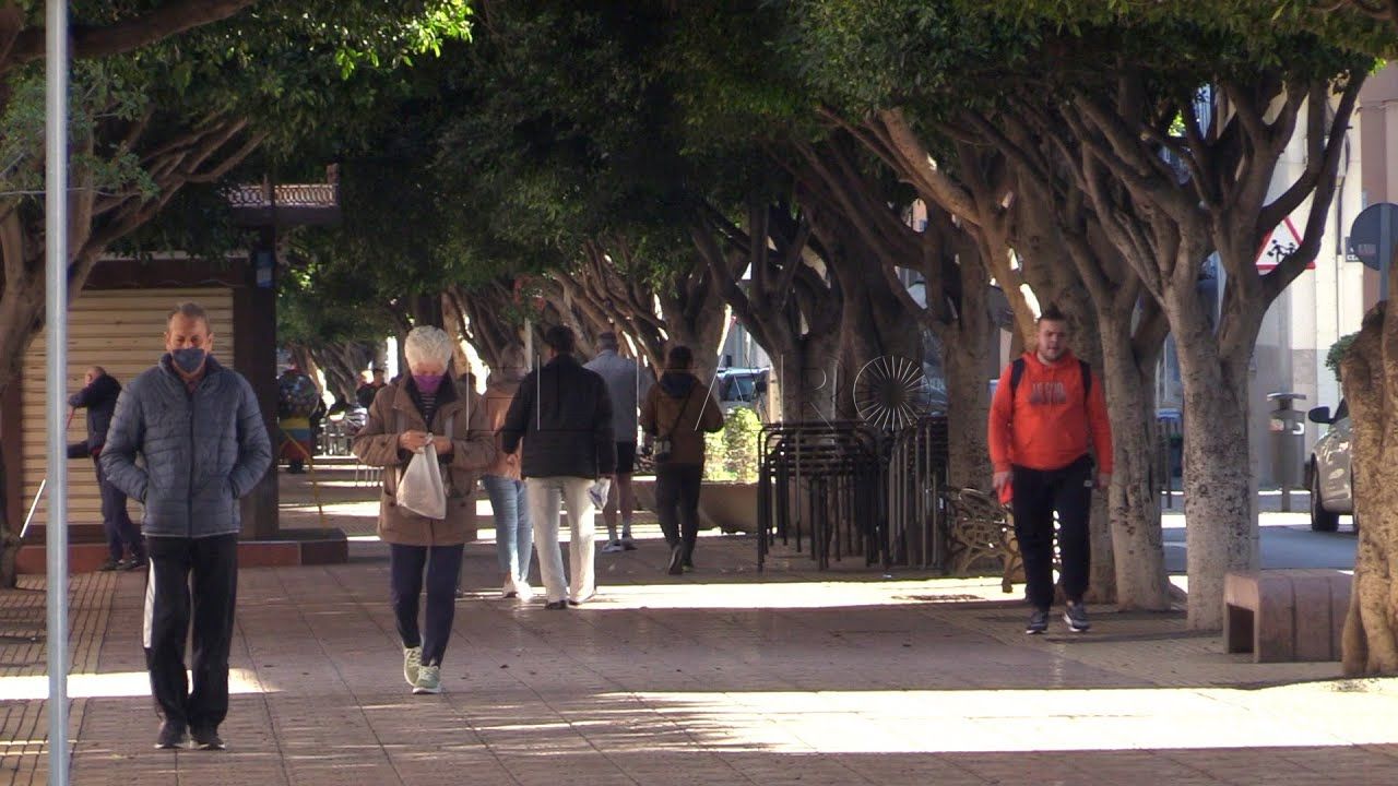 la calle de la legion en melilla resiste a la crisis aunque cada vez tiene menos gente La calle de La Legión resiste a la crisis aunque "con menos gente"