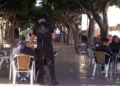 reportaje calle legión real melilla 5 La calle de La Legión resiste a la crisis aunque "con menos gente"
