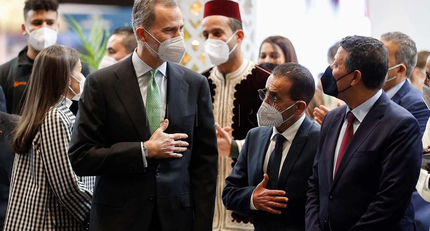 MADRID, 19/01/2022.- Los reyes de España Felipe VI Letizia visitan el estand de Marruecos mientras inauguran la 42 edición de la Feria Internacional del Turismo (Fitur), este miércoles en Madrid. EFE/Chema Moya