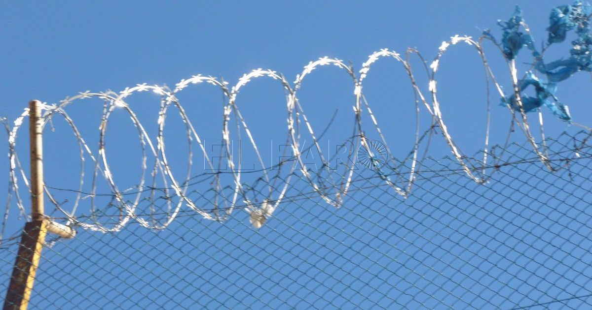 Concertina de la cárcel de Melilla Setenta funcionarios piden el cese del director de la prisión de Melilla