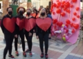 Enamorados1 Menéndez Pelayo se llena de corazones vivientes por San Valentín