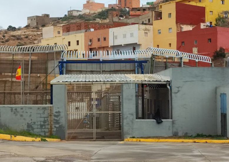 Mariguari peines invertidos Melilla, "inmersa" en la segunda fase de colocación de peines invertidos en la valla