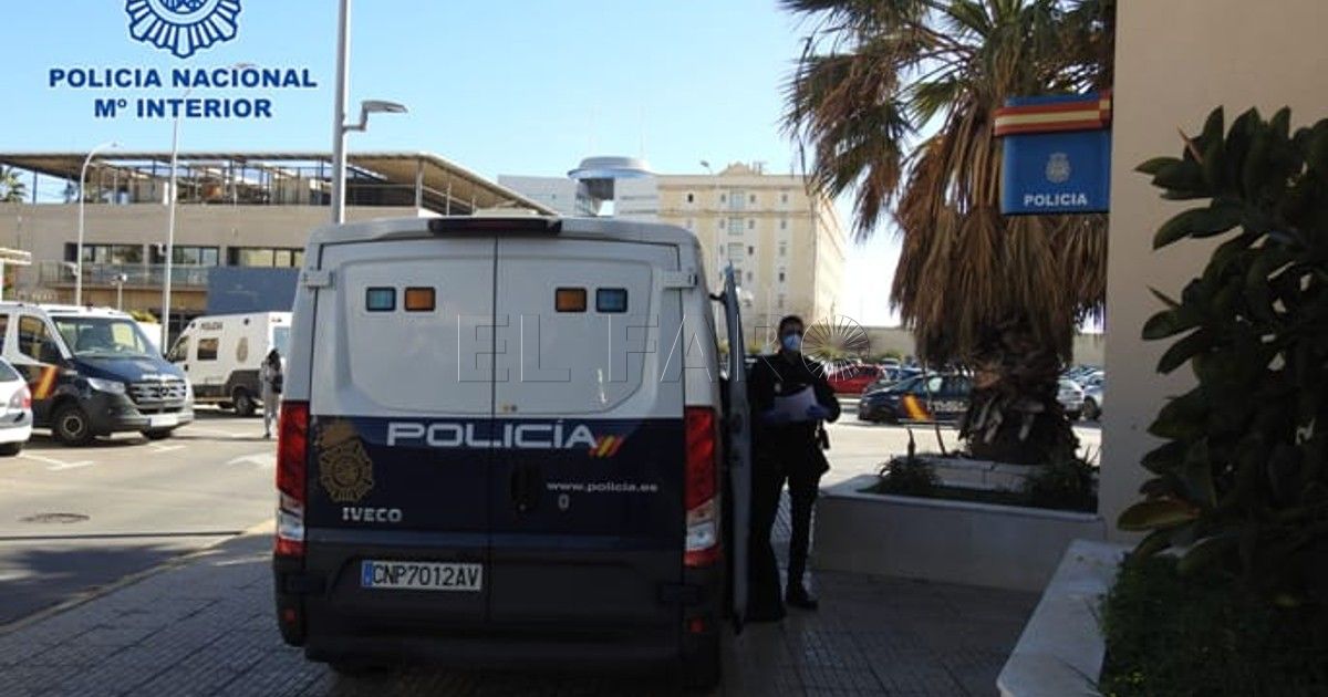 Policía Nacional Cae una banda hispano-marroquí que robó un barco de Puerto Noray y metió 18 migrantes en Melilla