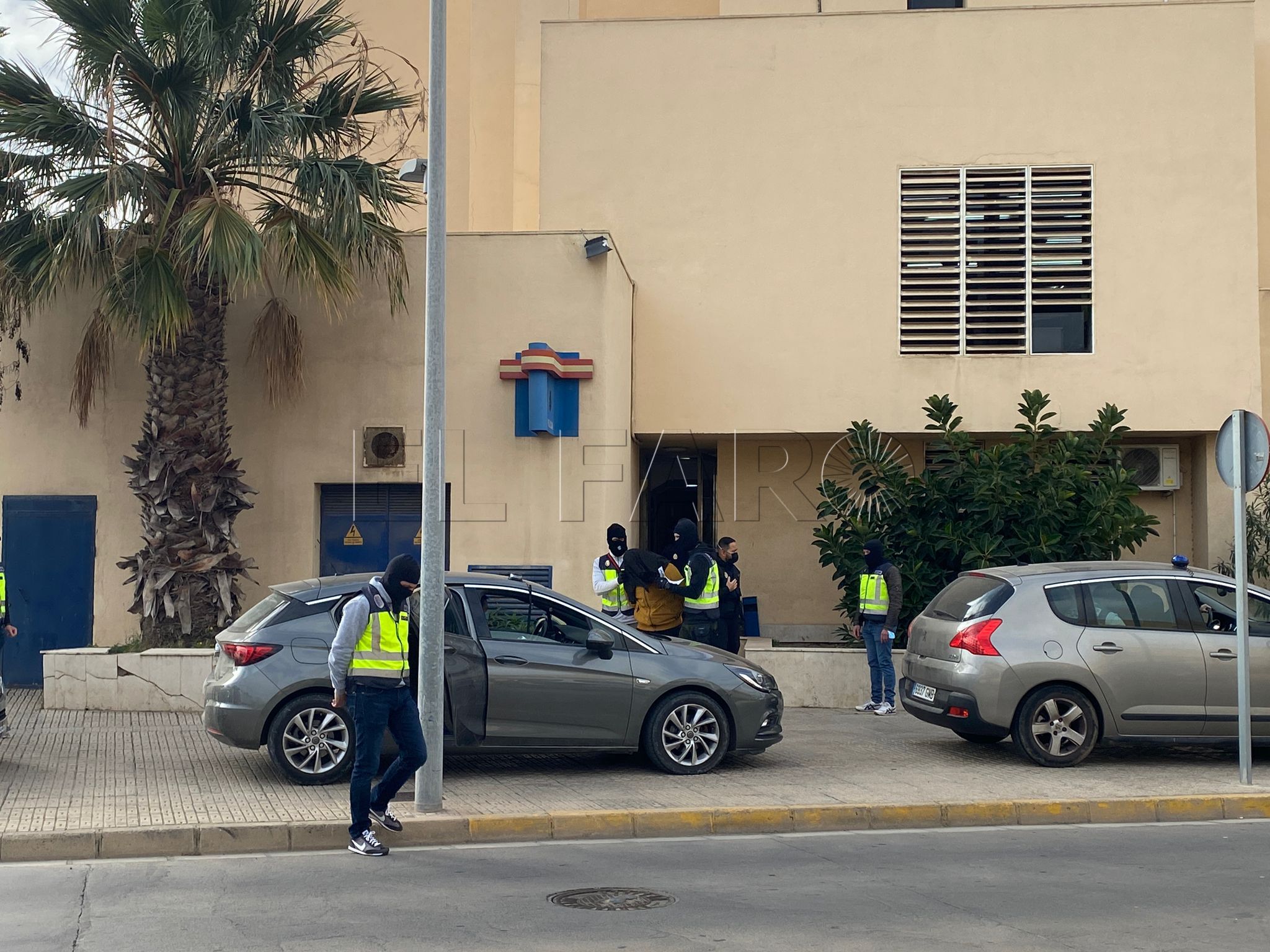 WhatsApp Image 2022 02 09 at 10.56.21 Los dos investigados por yihadismo pasan por la Jefatura de Policía antes de salir de Melilla