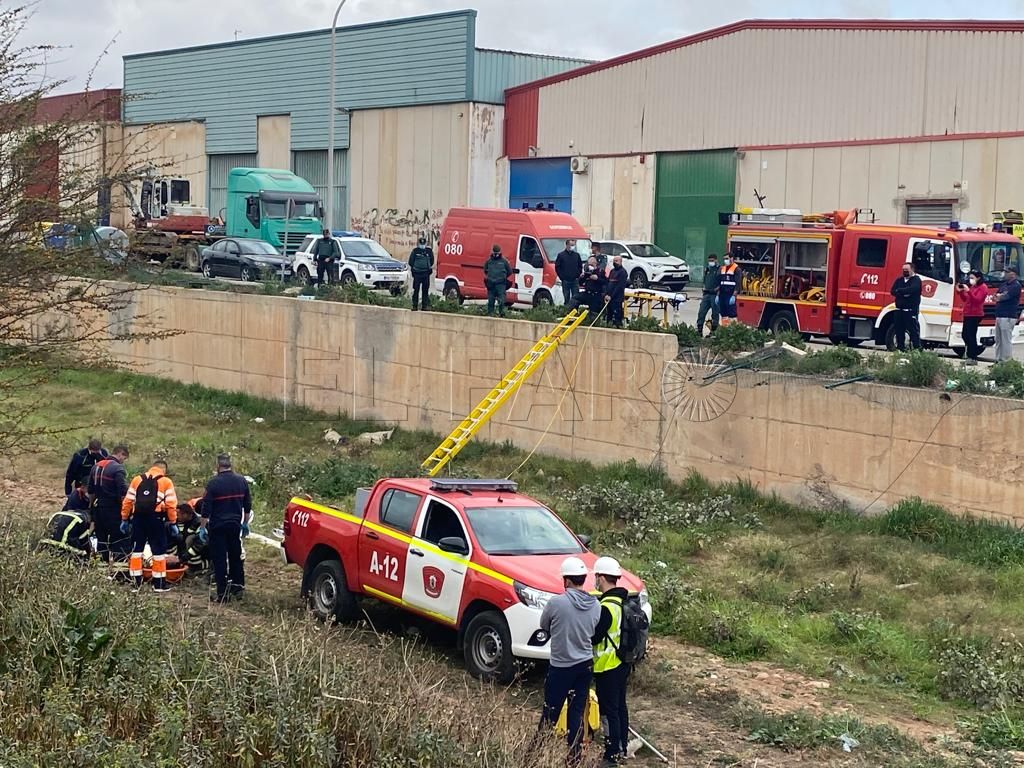 bdcf7f2e 9bff 40b8 8635 0db532d68dd4 Rescatan a un inmigrante atrapado en un sumidero en Melilla