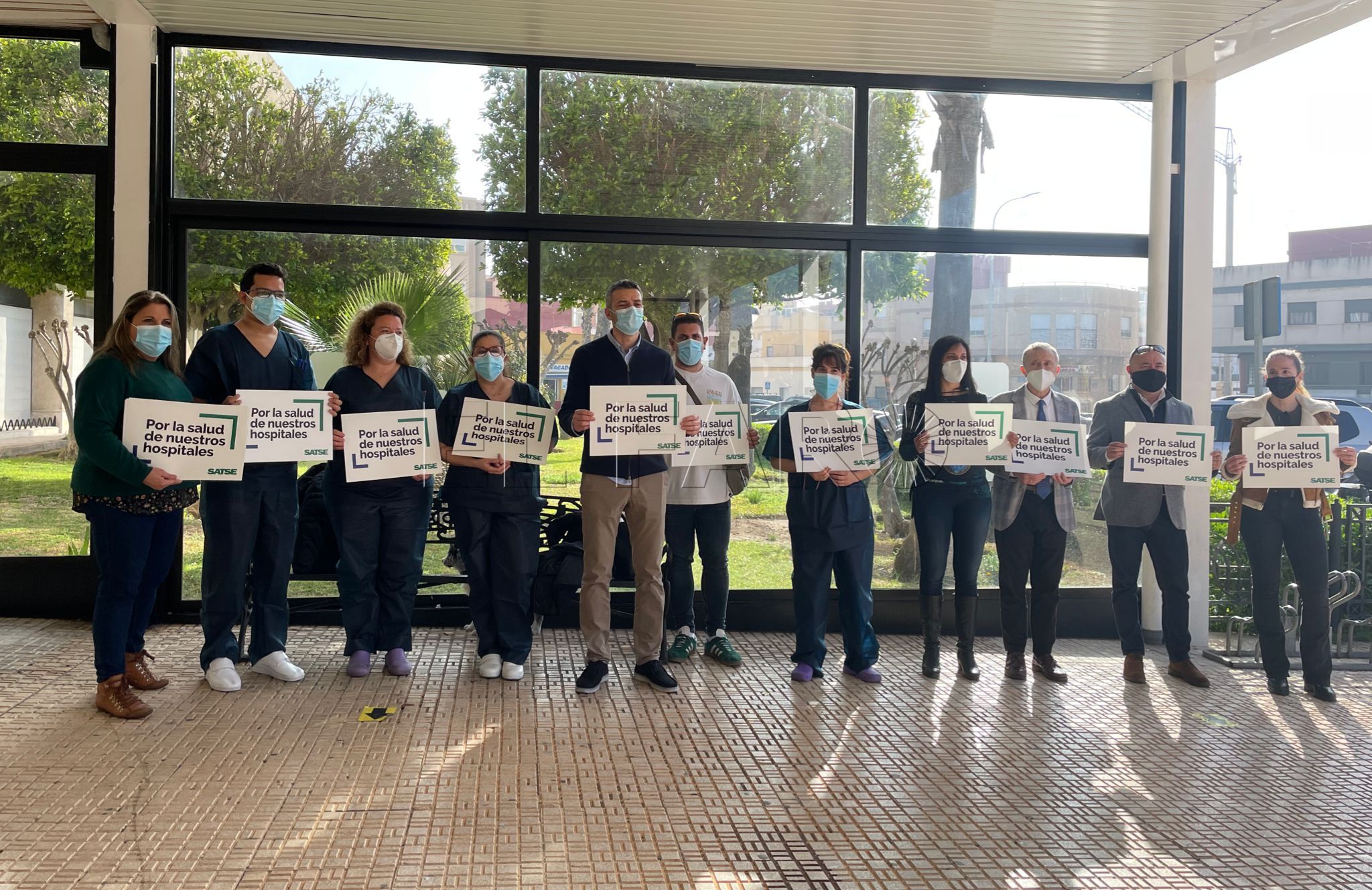 enfermeros melilla concentración Enfermeros de Melilla secundan la concentración para mejorar la atención especializada