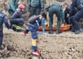 Rescatan a un hombre de las escolleras del puerto de Melilla
