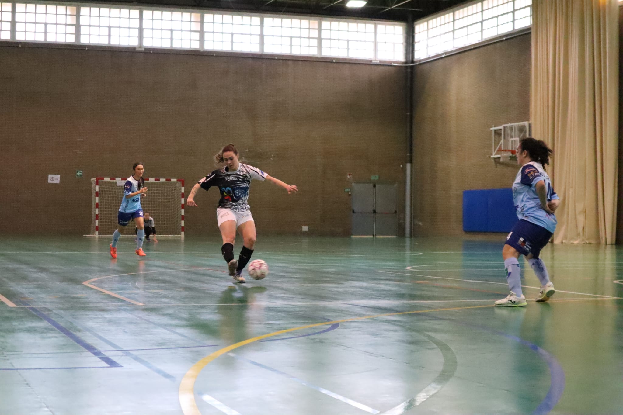 La cierre brasileña Julia fue clave en la victoria del filial y señala que “ahora vamos a por la liga”