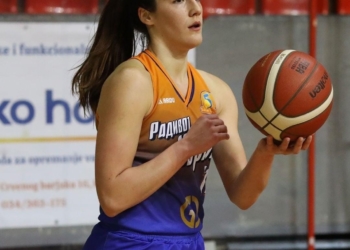 24D 3 La serbia Jovana Jeremic llega para reforzar a las lasalianas