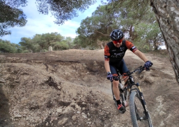 Murias Parque Melilla renueva su apoyo a la causa solidaria del ciclista Javi Iglesias