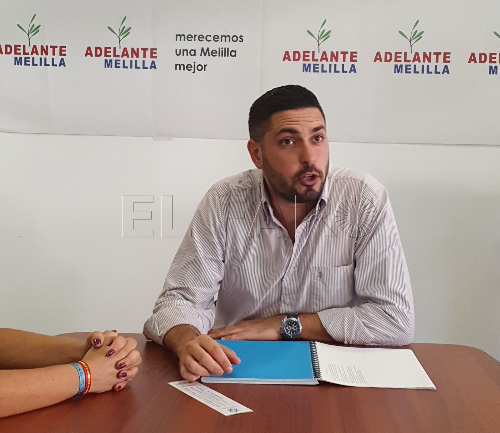 ADELANTE MELILLA Adelante Melilla, en contra derribar el muro del Parque Hernández