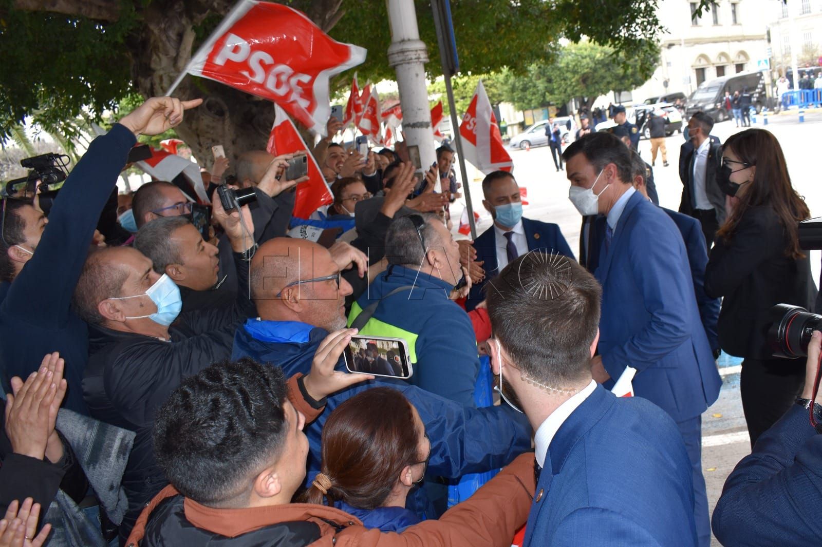 WhatsApp Image 2022 03 23 at 6.46.54 PM La Ciudad recibe a Pedro Sánchez al grito de “Melilla está contigo”