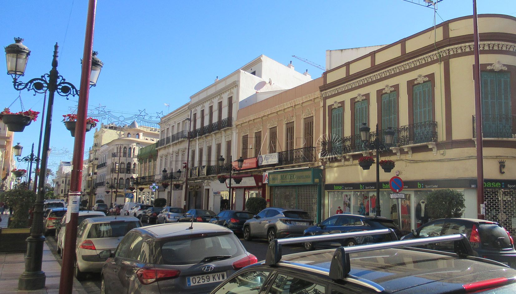 avenida El Consejo de Gobierno aprueba 8 millones de euros para ayudas a autónomos y empresas