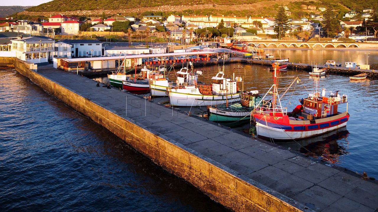 bay 7015038 1280 La flota pesquera andaluza, que abastece a Melilla, amarrada en sus puertos