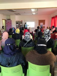 taller de estrés y ansiedad en Ludoteca Yoga, manualidades y lecturas feministas, en el Centro Religiosas María Inmaculada