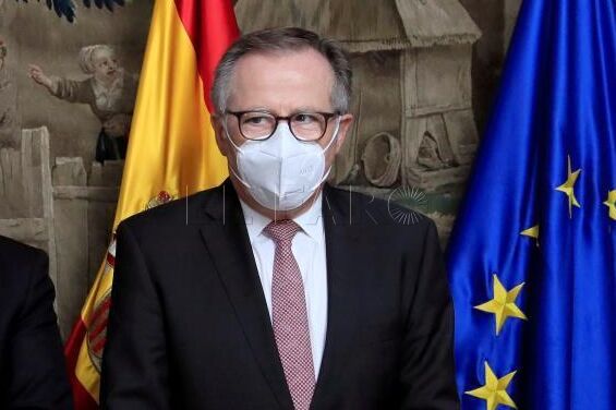 16173497424162 El presidente de Castro se muestra receloso ante la retirada de las mascarillas