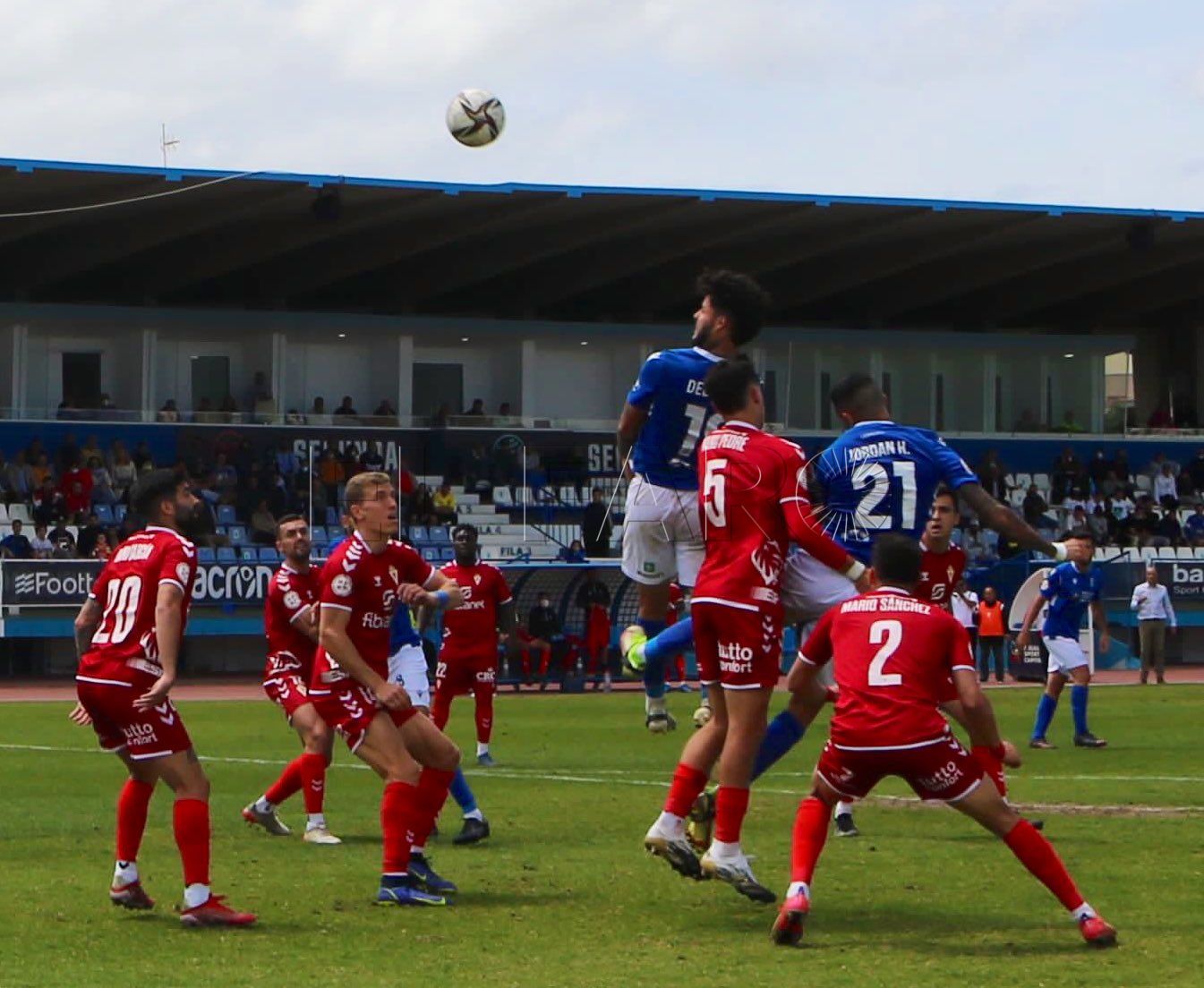 Remontada del Melilla y empate con el Real Murcia