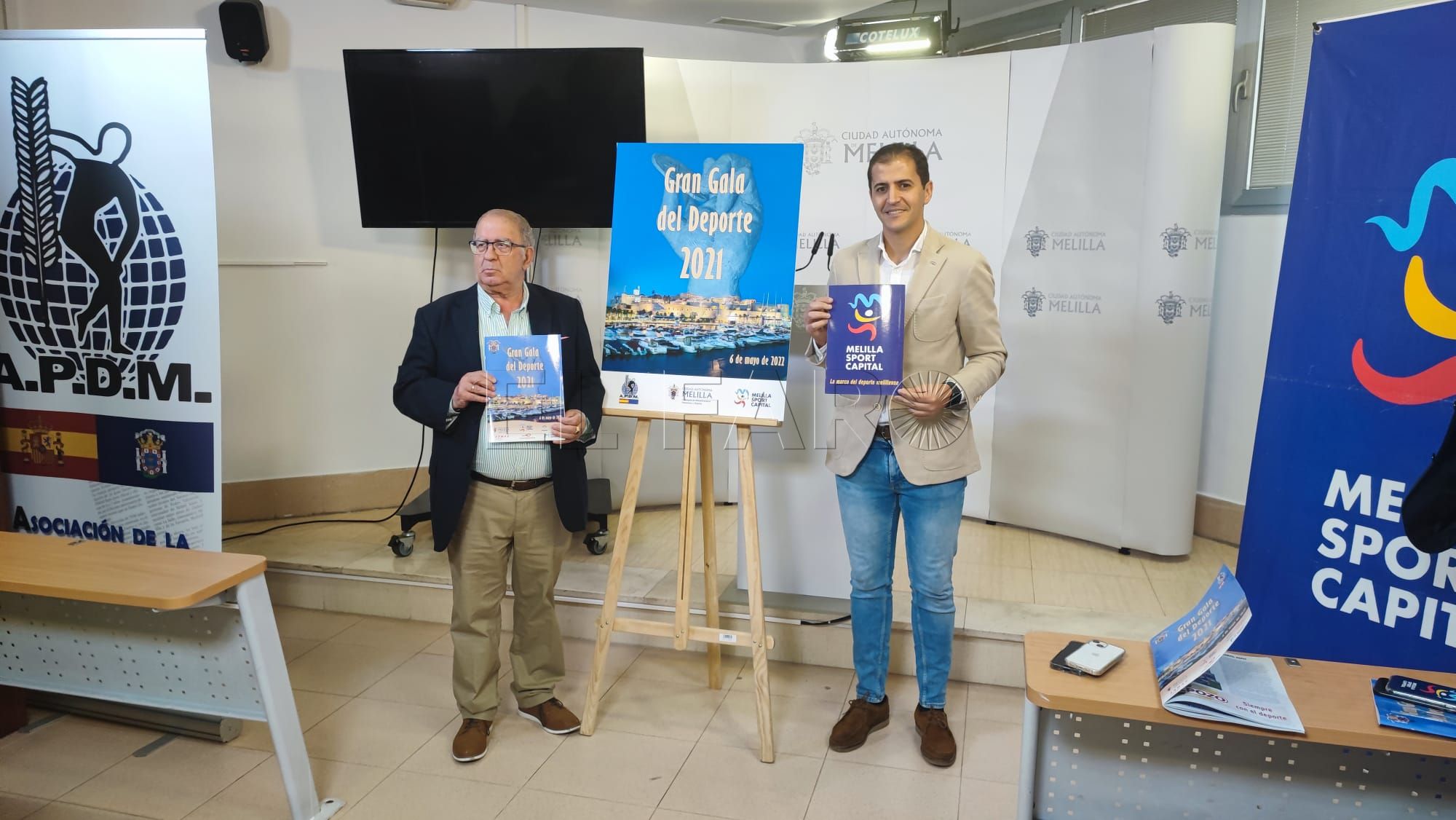 IMG 20220429 WA0013 La APDM y la Ciudad unen sus trofeos